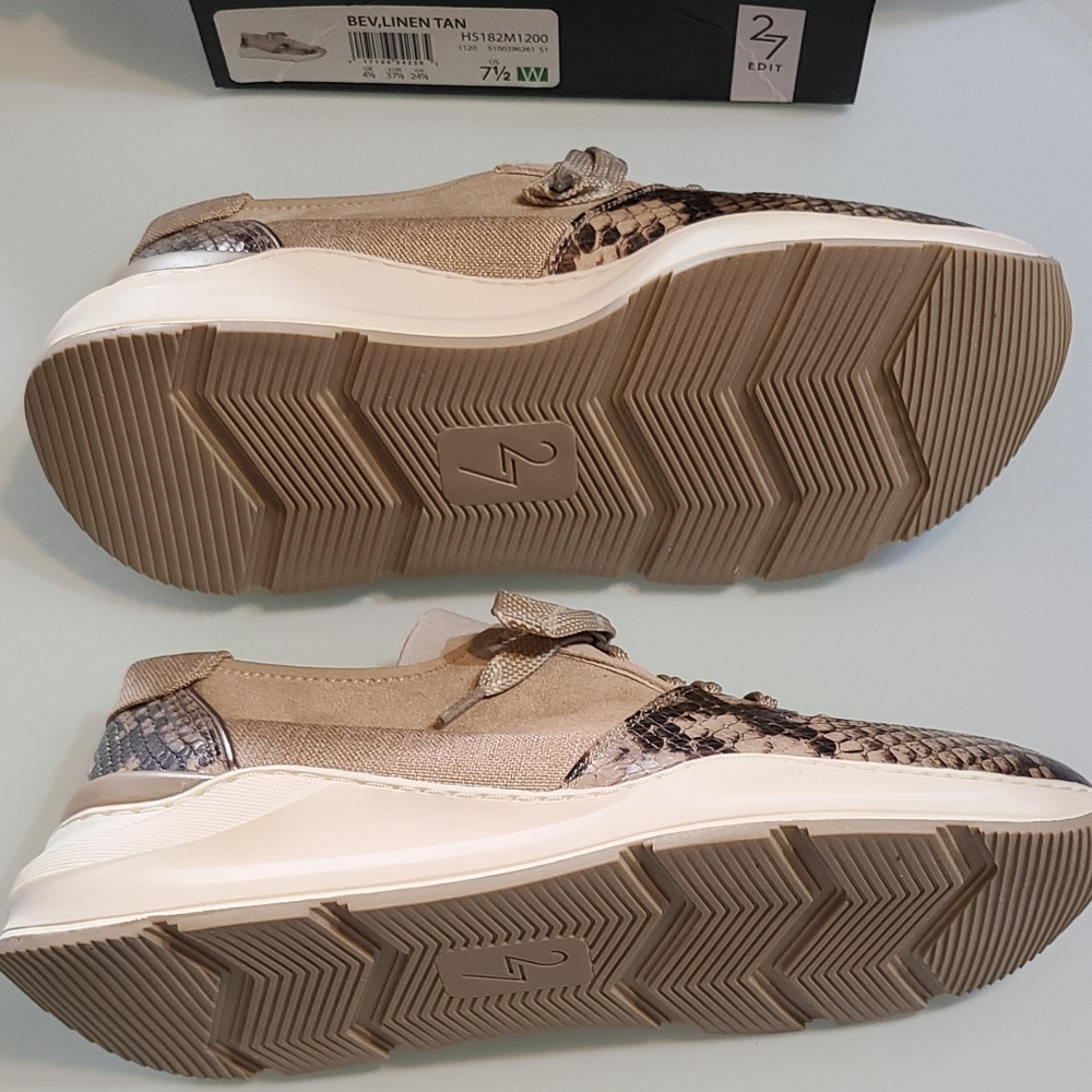 Naturalizer Sneakers - Picture 3 of 3